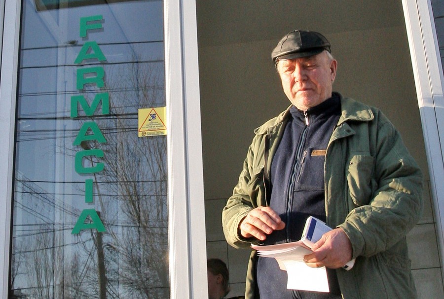 Durerea cu MEDICAMENTELE: câte FARMACII, atâtea PREŢURI. Aveţi grijă la adaosul comercial!