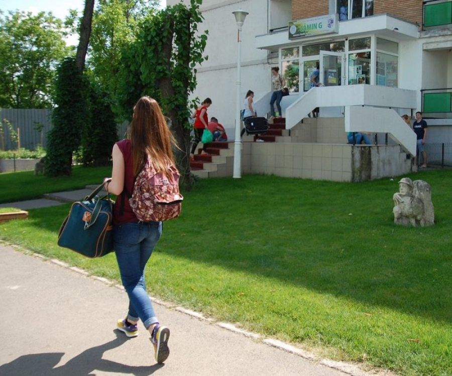 Studenţii din Basarabia, sprijiniţi de colegii lor mai mari