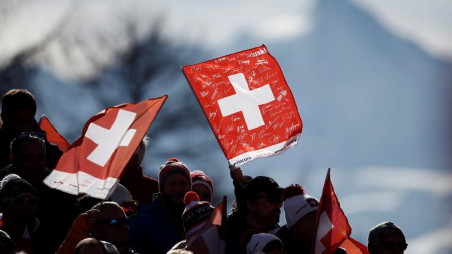Elvețienii vor vota cu privire la neutralitatea țării