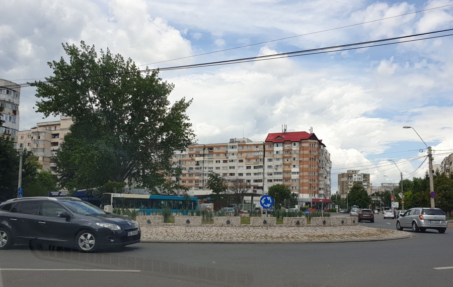 Sigiliul Oraşului Galaţi. Monument de artă la intrarea în Galaţi dinspre Brăila