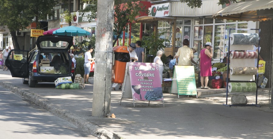 Fieful tâlharilor din spatele blocului SD9. Poliţia chiar nu ştie?