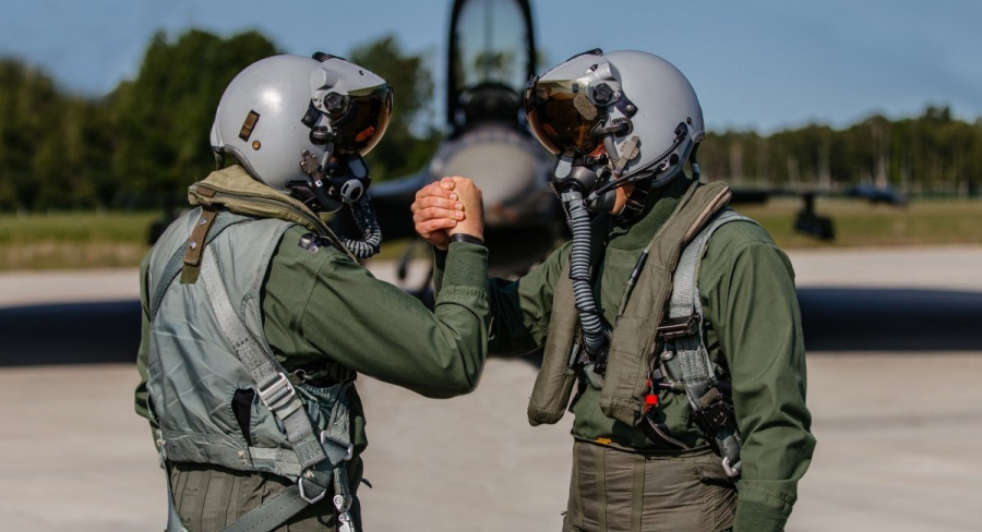 Piloții ucraineni, mai aproape de pregătirea în România