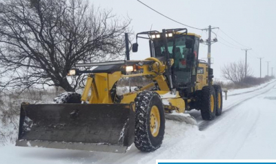 UPDATE – Utilajele de deszăpezire, în acțiune pe drumurile județene din Galați