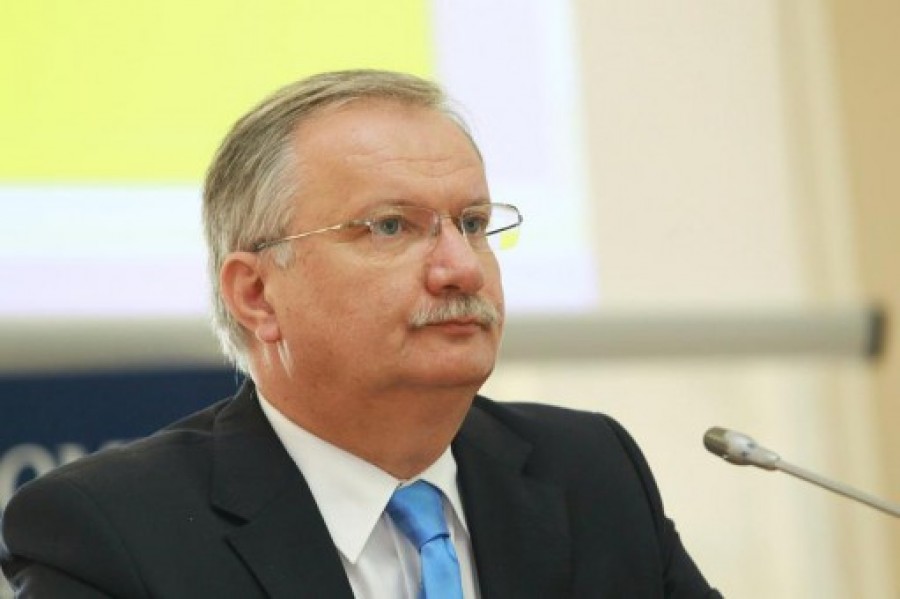 Mang demisionează de la conducerea Ministerului Educaţiei, Liviu Pop va asigura interimatul