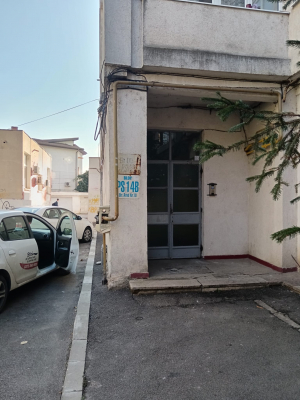 Un vârstnic a căzut de la etaj în scara unui bloc din Galați