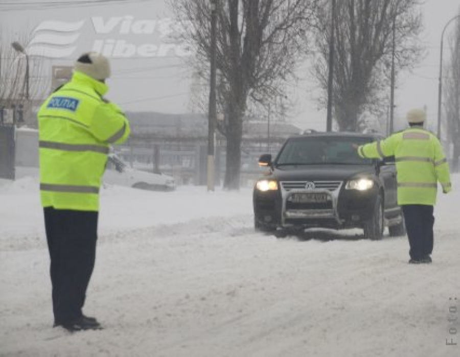 Traficul interjudeţean a trecut la condiţii de iarnă