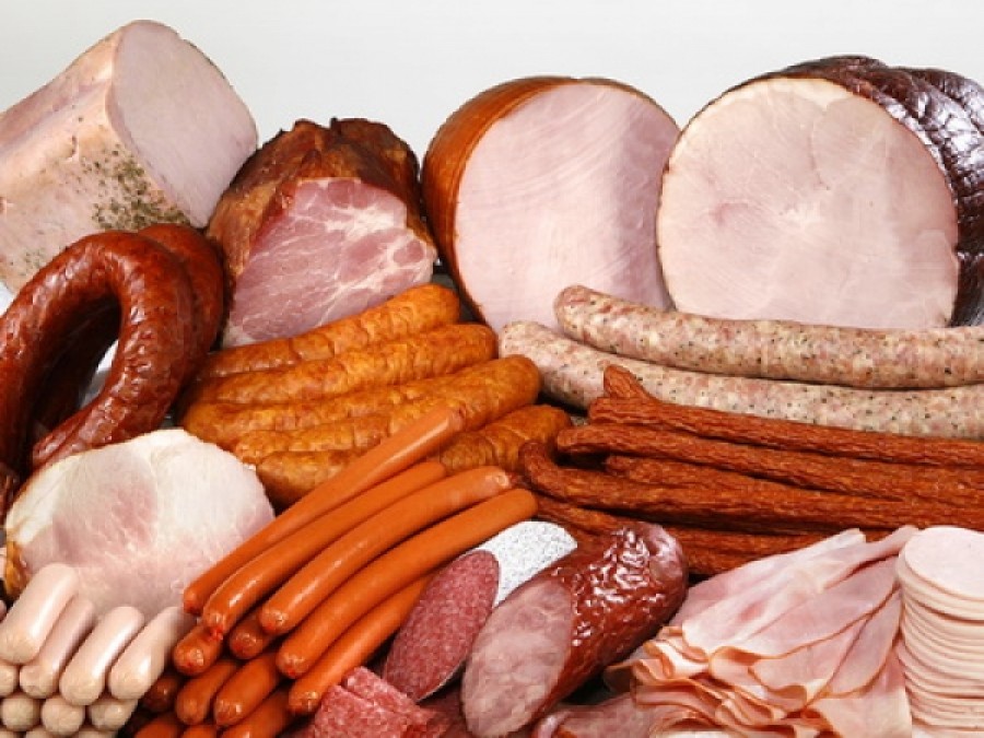 Producătorii de preparate din carne vor să crească preţurile, până la Crăciun