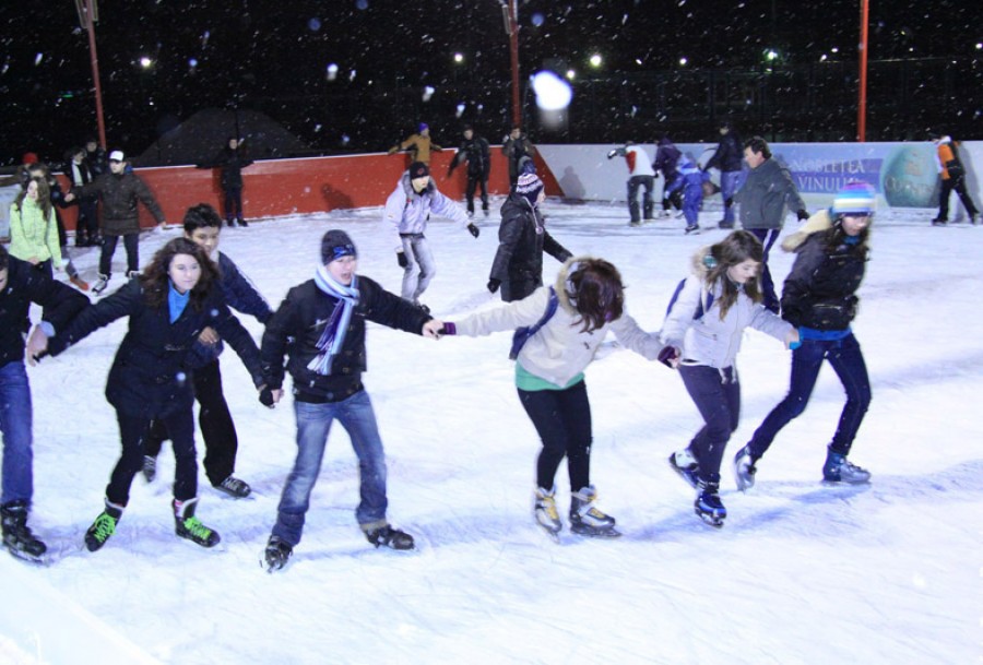 Un altfel de weekend: Final de vacanţă pe patine