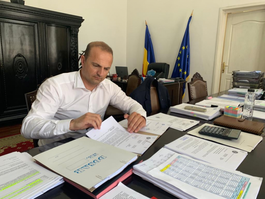 Schema despăgubirilor la secetă a dat cu minus pentru unii fermieri. Interviu cu senatorul gălăţean George Scarlat