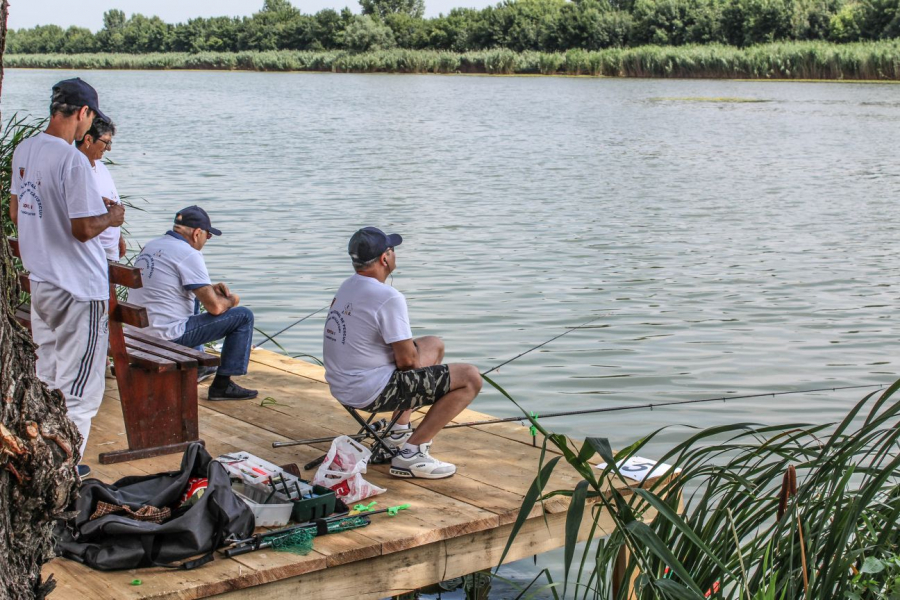 Pescari nevăzători din toată ţara s-au întrecut la Galaţi (FOTO)