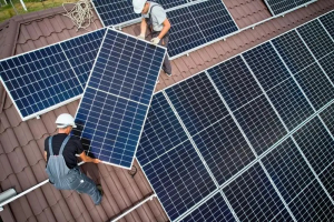 Panouri fotovoltaice pentru primării și universități