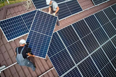 Panouri fotovoltaice pentru primării și universități