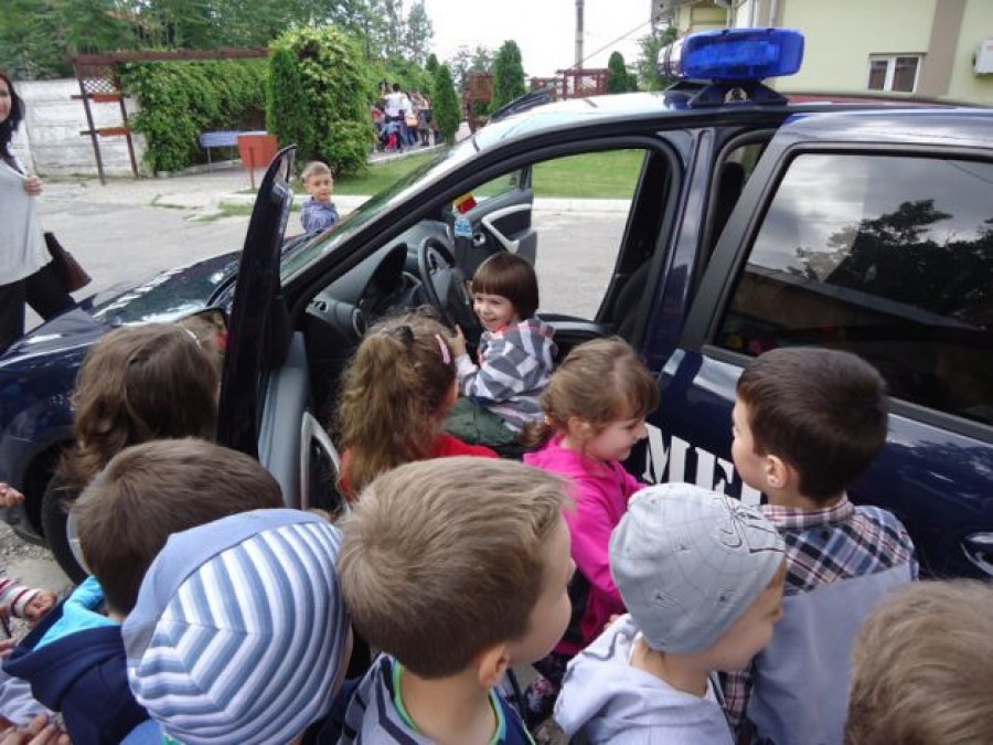 Jandarmeria Galaţi îşi deschide porţile pentru cei mici