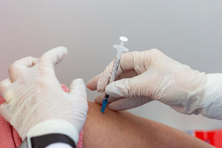 Aproape 95.000 de gălățeni sunt complet imunizați