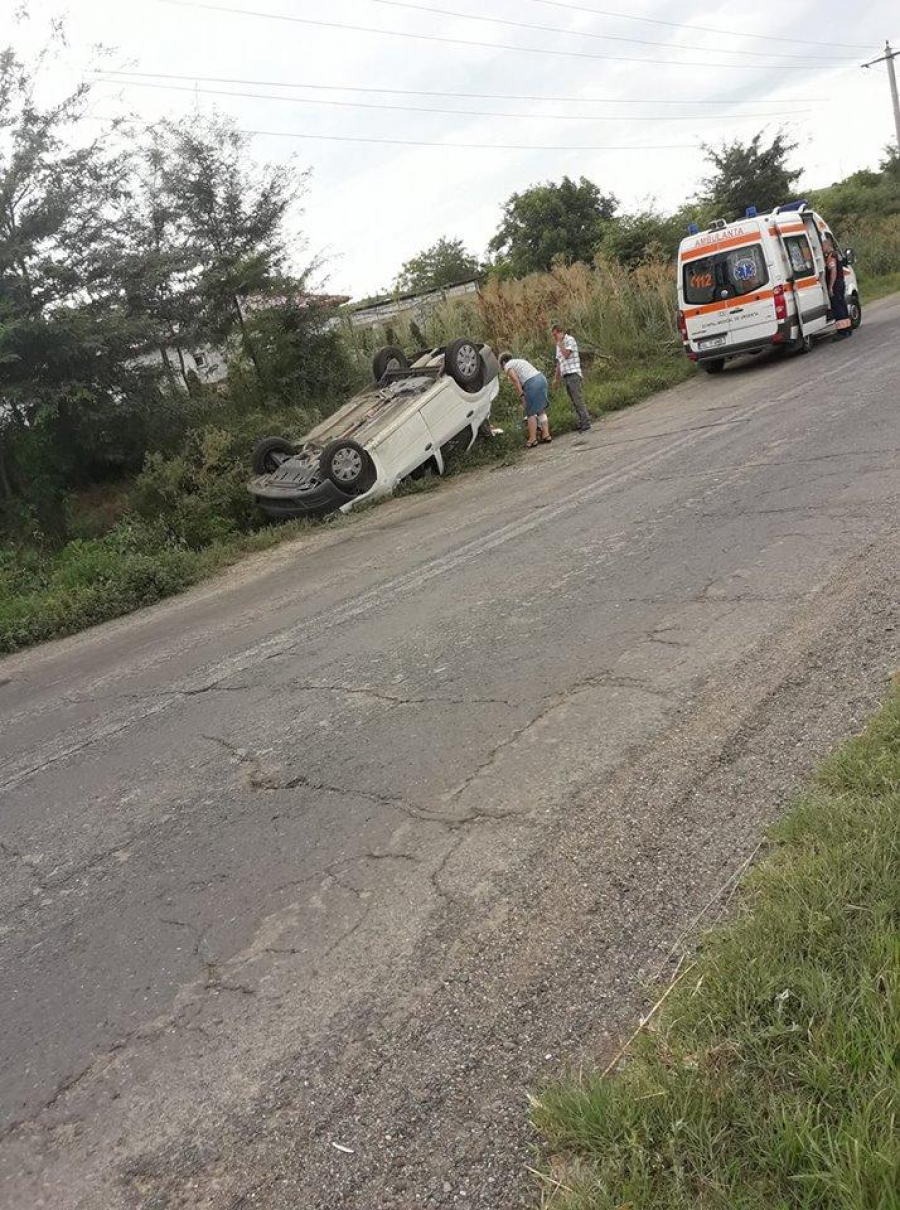 Adormit la volan, a făcut accident