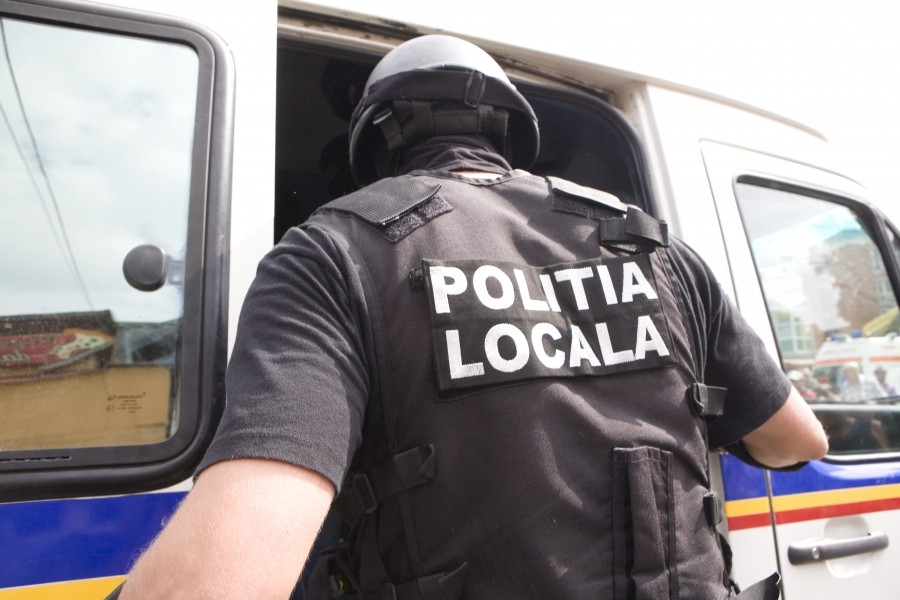 Poliţist local RĂNIT în misiune