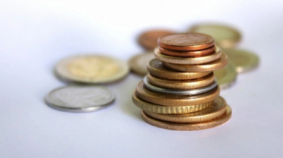 Ușoară tendință de depreciere a leului față de euro