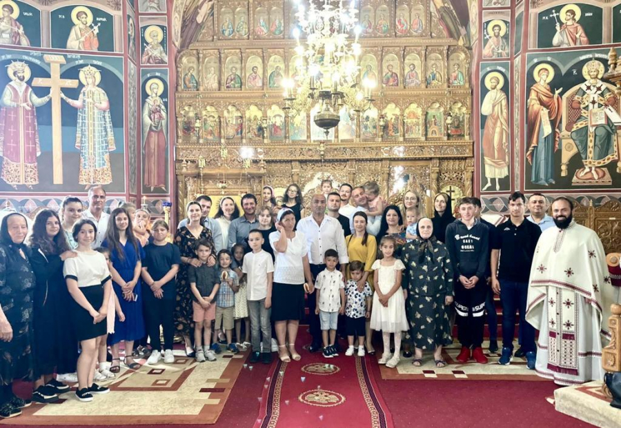 Omagiu, în biserică, pentru românii de peste granițe