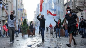 Guvernul turc cere populaţiei să înceteze manifestaţiile