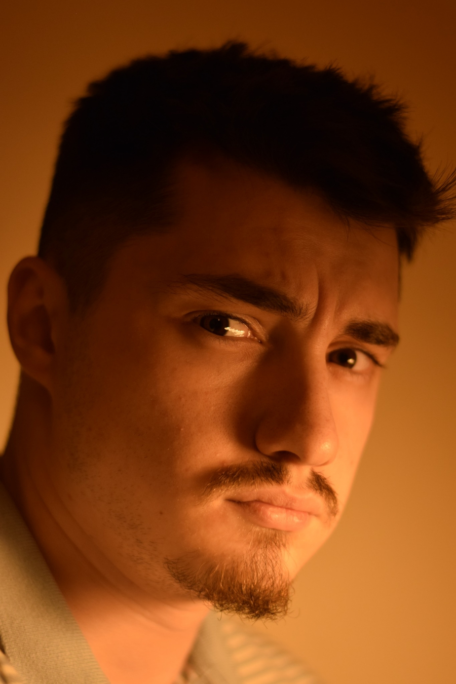 Tineri artişti gălăţeni. Cosmin-George Caraman - forța exprimării hiperrealiste