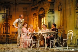 Festivalul Naţional de Comedie: &quot;Gaiţele&quot; brăilenilor au ridicat sala în picioare