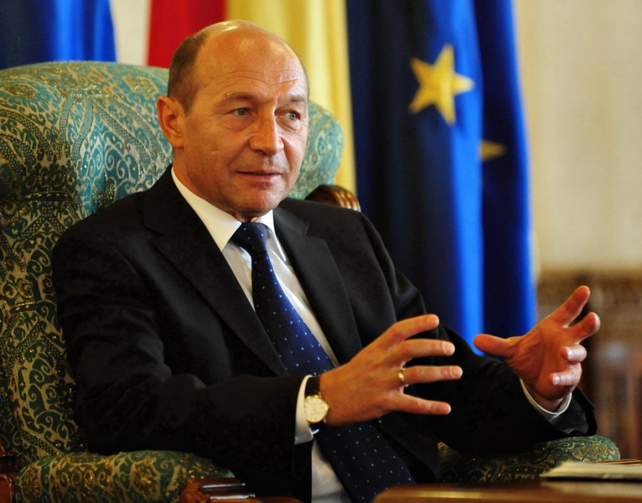 Băsescu: Nu poate fi statul necompetitiv sau corupt fără un partener - mediul privat