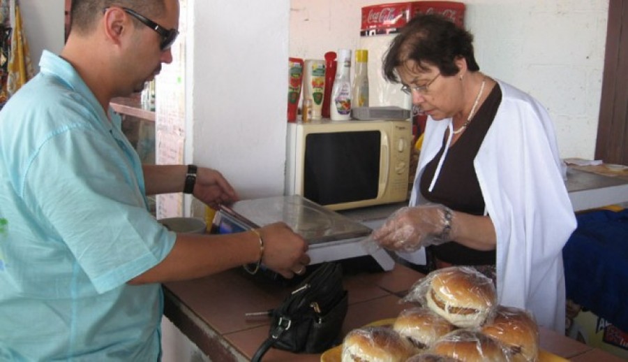 ATENŢIE LA CE CUMPĂRAŢI! Zeci de comercianţi gălăţeni îşi PĂCĂLESC clienţii 