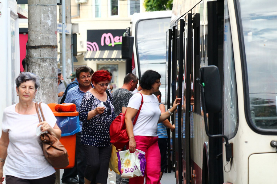 Un consilier local se gândeşte la confortul gălăţenilor. Am putea avea mai multe autobuze în timpul verii