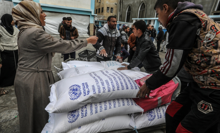 Palestinienii din Gaza, dependenți de ajutoare umanitare