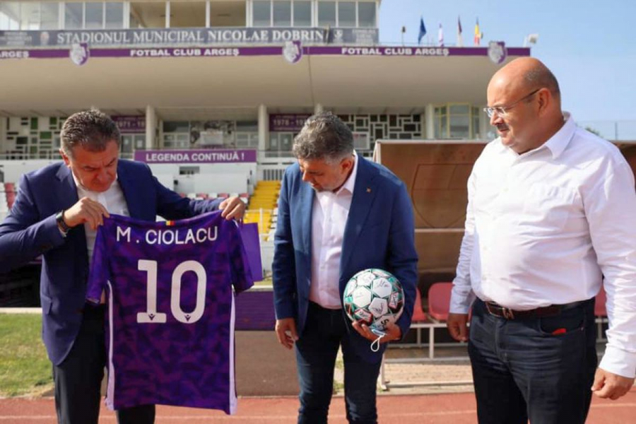 Guvernul Ciolacu a dat fotbalul și economia jos din pod