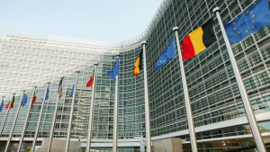 România continuă să înregistreze dezechilibre excesive, atrage atenția Comisia Europeană