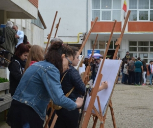 FOTO/ Formele şi culorile au prins viaţă la Liceul de Arte din Galați. EXPOZIȚIILE pot fi vizitate pe toată perioada FESTIVALULUI