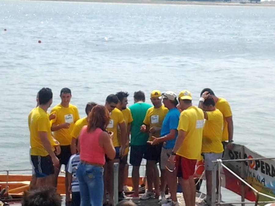 FOTO / Gălăţenii au fost învinşi la competiţia de canotci organizată de Ziua Marinei 