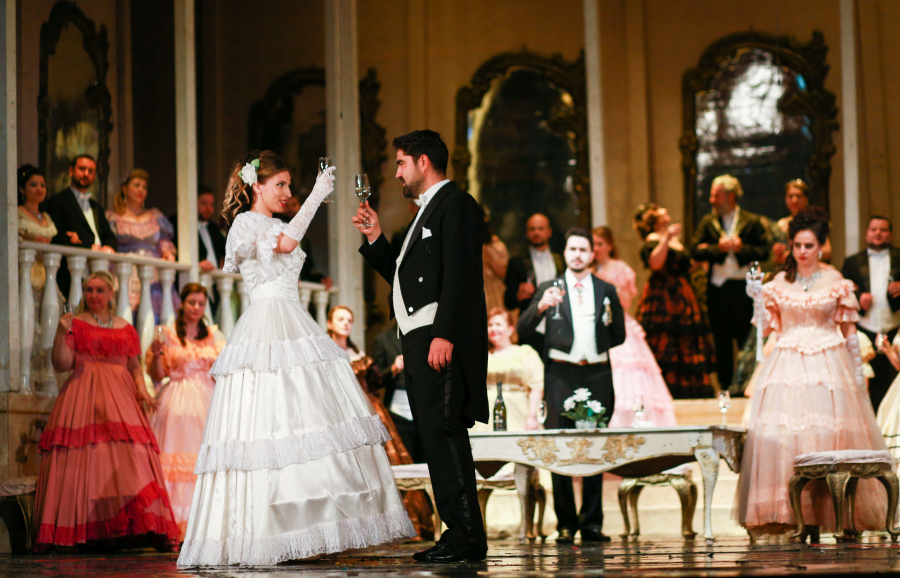 ”Traviata” - un reper important în repertoriul Teatrului ”Leonard” (FOTO)