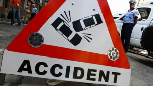 Accident rutier după ce a furat un autobuz