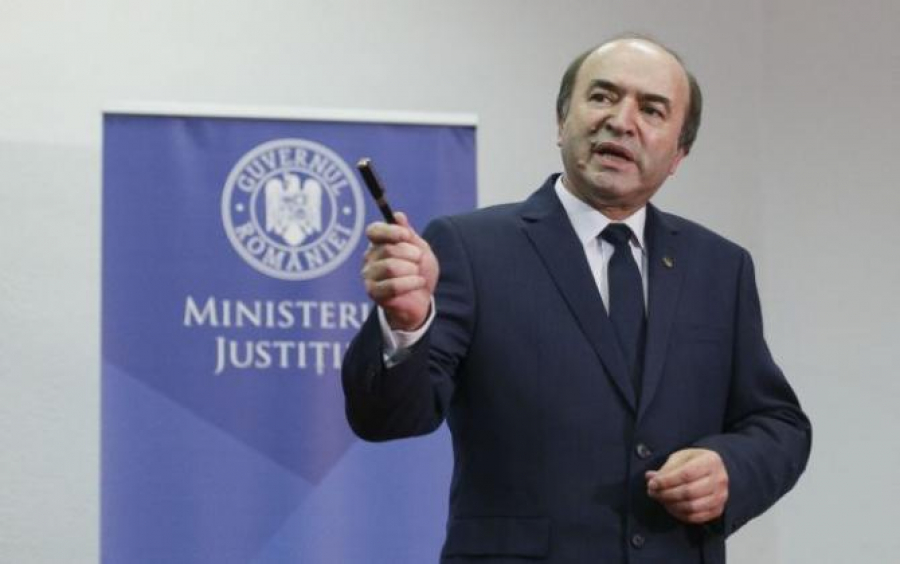 Tudorel Toader a rămas fără sprijin politic