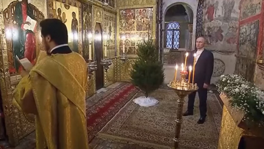 La Kremlin - Putin, de unul singur la slujba de Crăciun