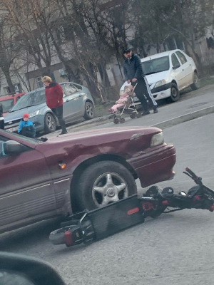 UPDATE: Accident grav pe Bulevardul Dunărea. Victimă, un bărbat beat care circula pe trotinetă