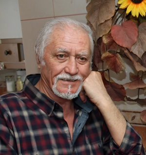 Pictorul Ion Hultoană, un plastician din comuna Țepu