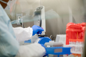 Mai multe laboratoare private din Galați fac teste pentru noul coronavirus