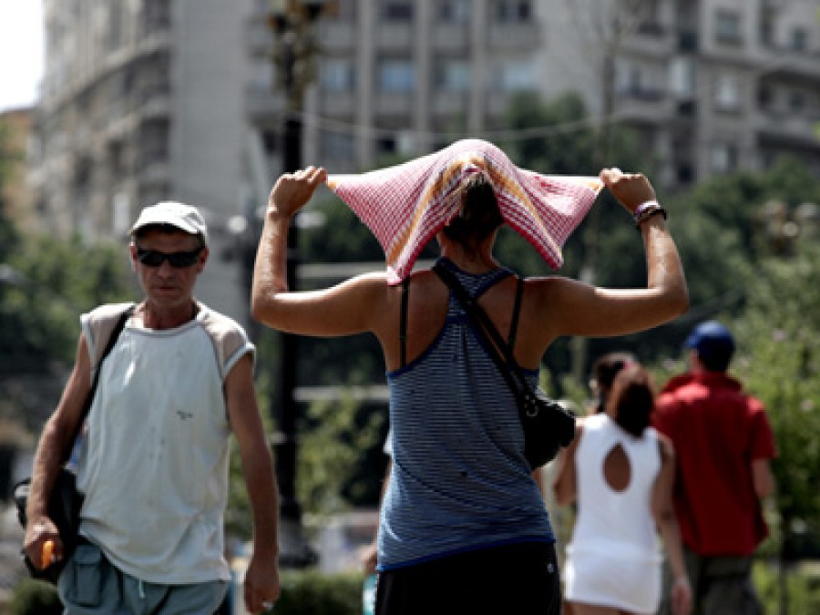 Bilanţul caniculei, în primele două luni de vară: 89 de gălăţeni au căzut pe stradă