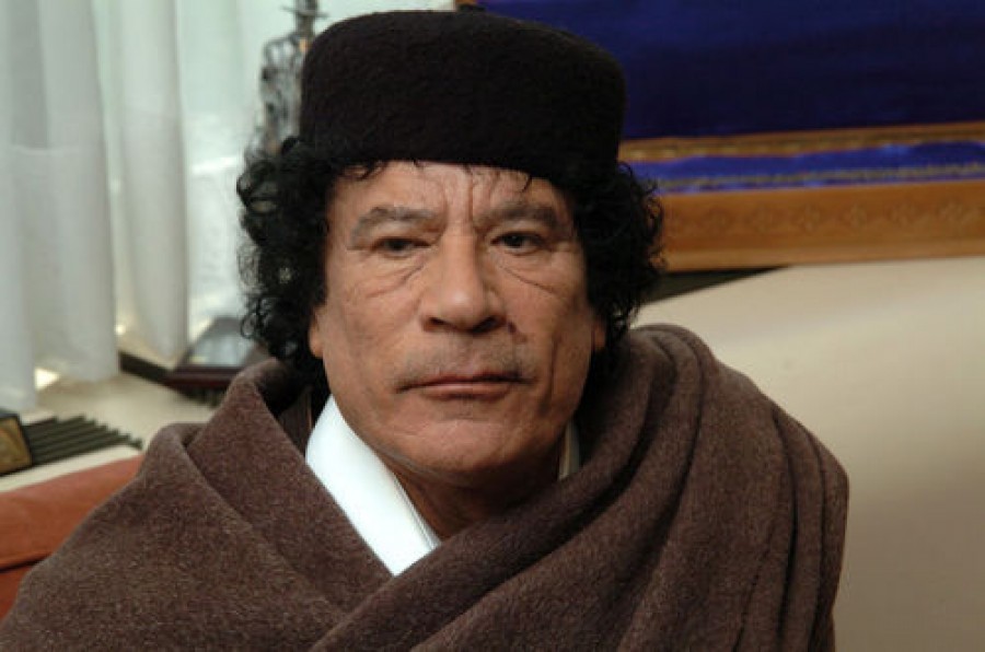 Muammar Gaddafi este istorie! A fost înhumat marţi dimineaţă
