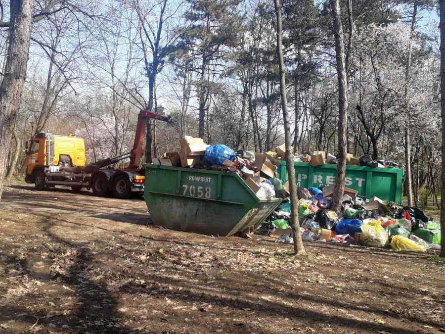Gunoaiele neridicate sufocă Sectorul 1