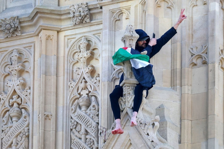 Cu steagul palestinian, pe turnul Big Ben