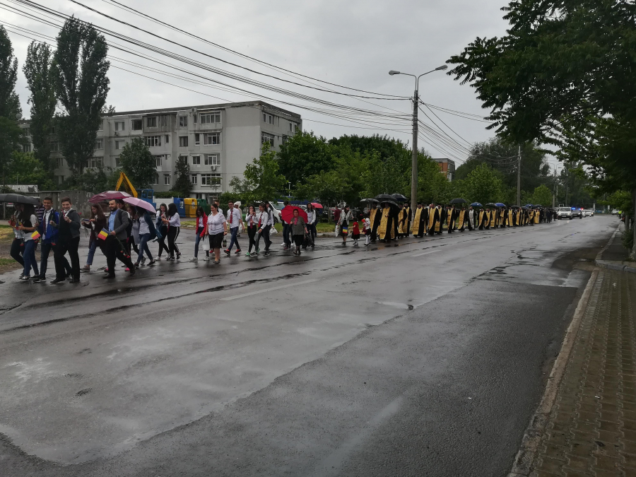 Sute de gălăţeni au participat la pelerinajul de Înălţare