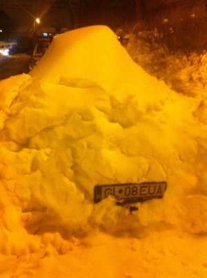Lângă Liceul &quot;Dunărea&quot;: Uite numărul, unde-i maşina?