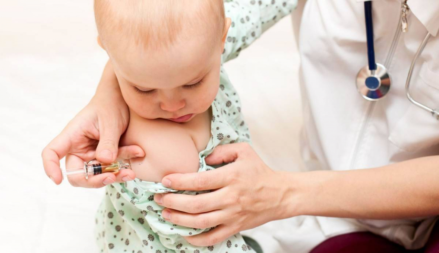 Amenzi pentru părinții care nu acceptă vaccinarea copiilor
