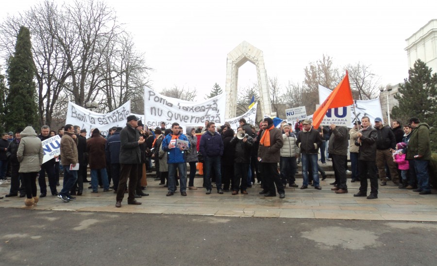 Miting în faţa Prefecturii / PDL Galaţi a protestat împotriva Guvernului 