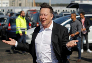Elon Musk vrea să-şi extindă afacerile cu vehicule Tesla în Europa