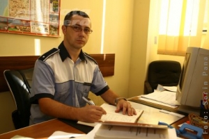 O căruţă nesemnalizată a băgat în spital o familie dintr-un Mercedes